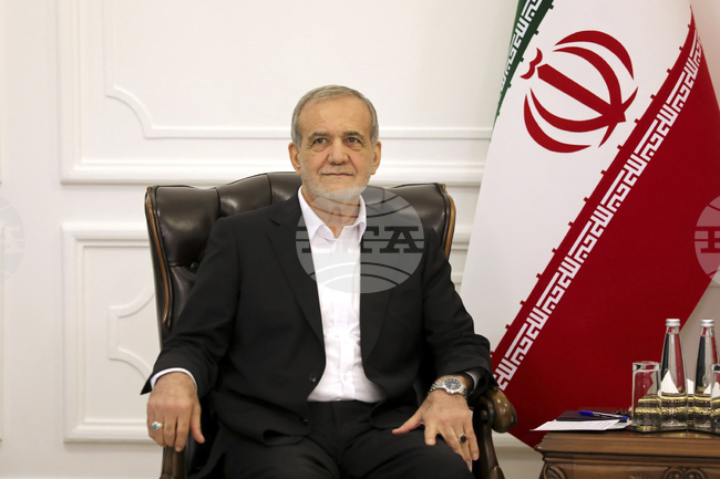 Иранският президент замина на двудневно посещение в Пакистан