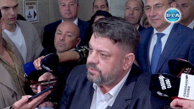 Ако влизаме в тези избори с предварителни пазарлъци кой с кого да управлява, следва само едно – нов предсрочен вот, коментира Атанас Зафиров