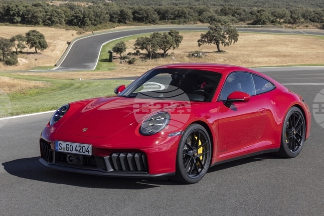 Продажбите на "Порше" за първите девет месеца на годината спадат в глобален план 