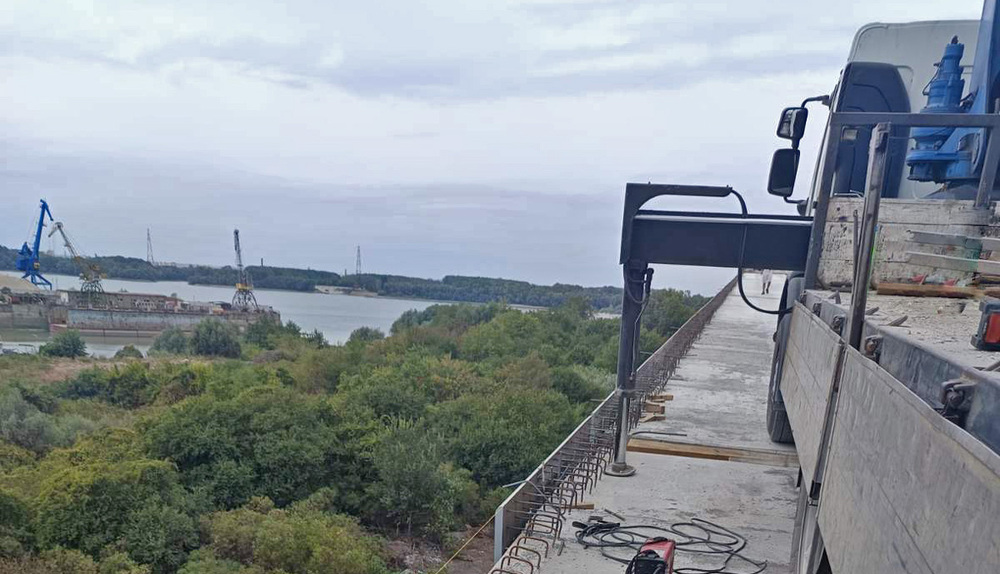 АПИ: 5,6 т тежи един стоманобетонен панел на Дунав мост при Русе