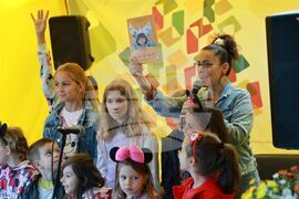 Алея на книгата - Вяра Панталеева - музикална книга „Рая и буболечkите“