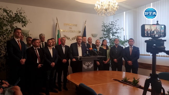  Изключеният от ДПС Пеевски открадна марката ДПС за предстоящите предсрочни парламентарни избори с помощта на ВАС, каза Джевдет Чакъров