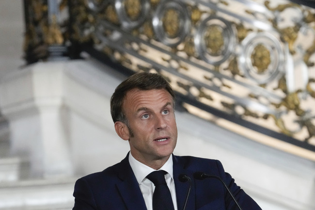 Френският президент призова за сдържаност в Ливан след вълната от взривове на комуникационни устройства