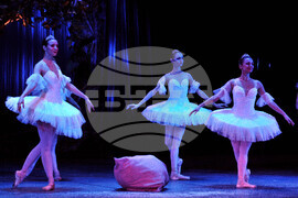 Бургас - „Елха в Операта" - спектакъл