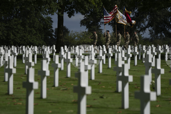 АНП: Американският президент Доналд Тръмп няма да посети американското военно гробище в Маргратен