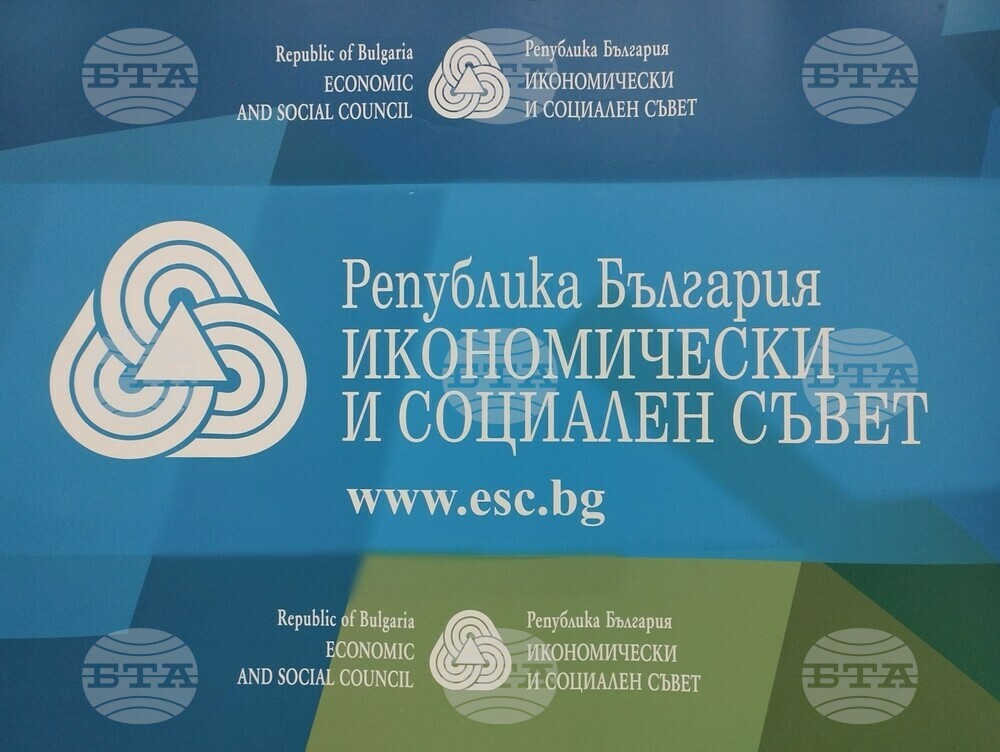 Икономическият и социален съвет настоява да се развива гражданска компетентност у децата и констатира негативни тенденции в общественото здраве