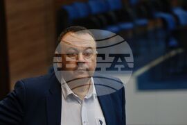 Парламент - заседание - Хамид Хамид