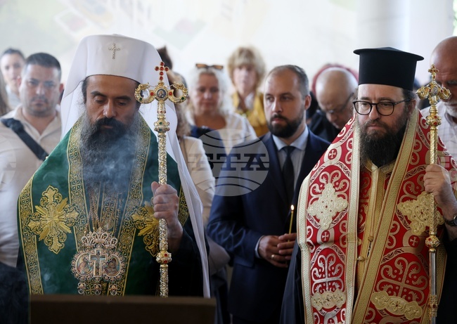 Пред новостроящия се православен храм "Св. Патриарх Евтимий Търновски" ще бъде отбелязан Денят на народните будители