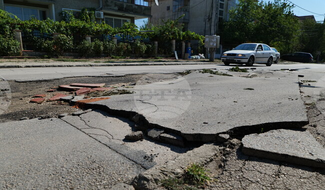 Варна - дъждове - улична настилка - поражения