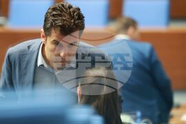 Парламент - заседание - Кирил Петков