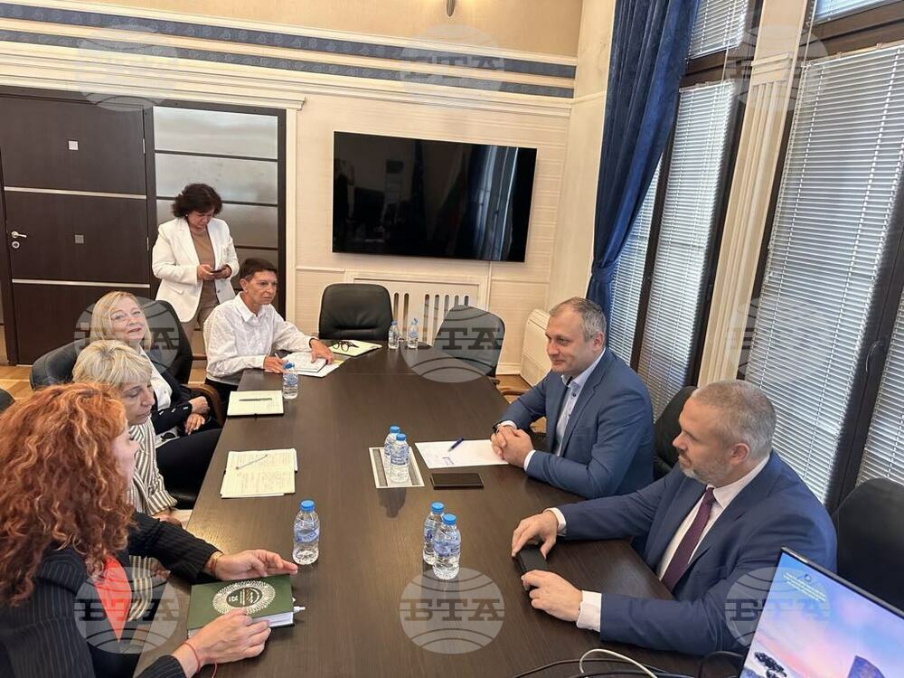 Government Will Assist Local Authorities with Preparations for Euro Changeover