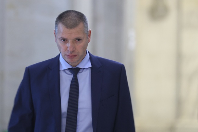 Комисията за противодействие на корупцията не е установила данни за несъвместимост на Димитър Главчев, съобщи председателят ѝ Антон Славчев
