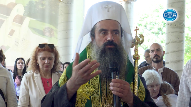 Патриарх Даниил посети новостроящия се храм "Св. патриарх Евтимий Търновски" в столичния район "Люлин" и отслужи водосвет в него