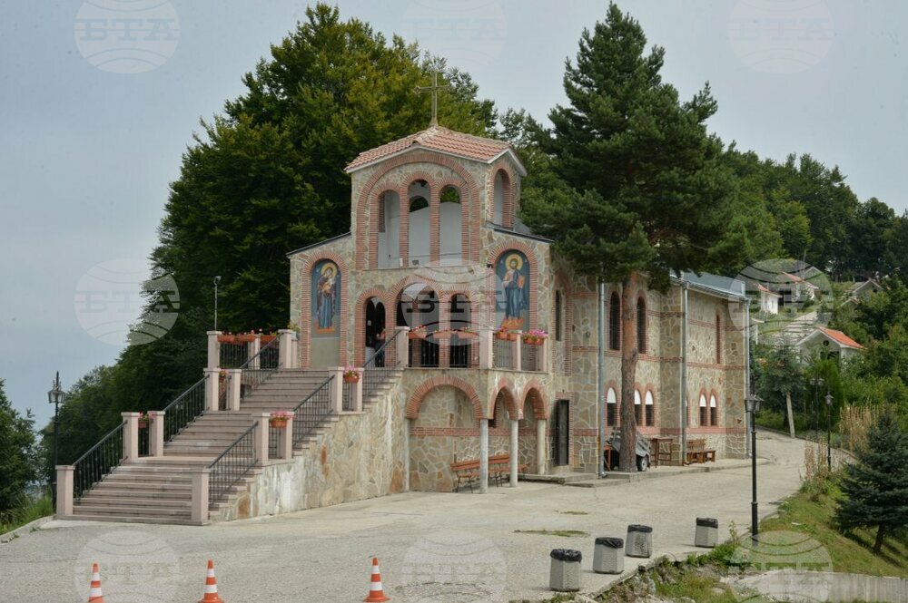 Пловдивският митрополит Николай ще възглави архиерейска света литургия в манастира "Света Троица" в Кръстова гора