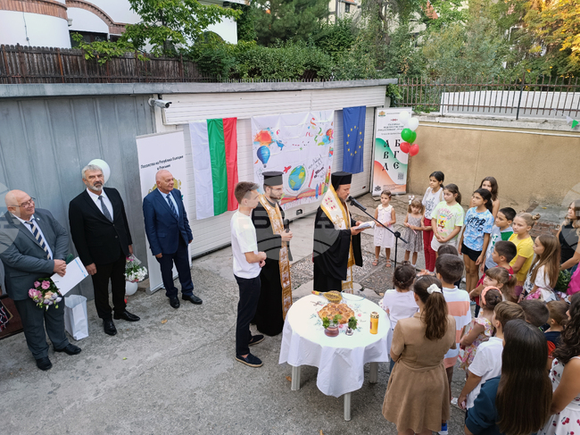 Румъния - Българско неделно училище „Йордан Йовков“ - първи училищен звънец