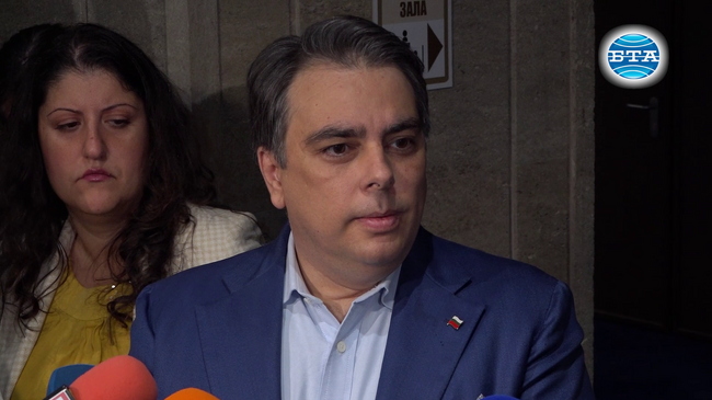 Асен Василев призова ГЕРБ да се приемат законите по Плана за възстановяване и устойчивост в оставащите дни на 50-ото Народно събрание