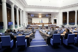 Парламент - парламентарен контрол