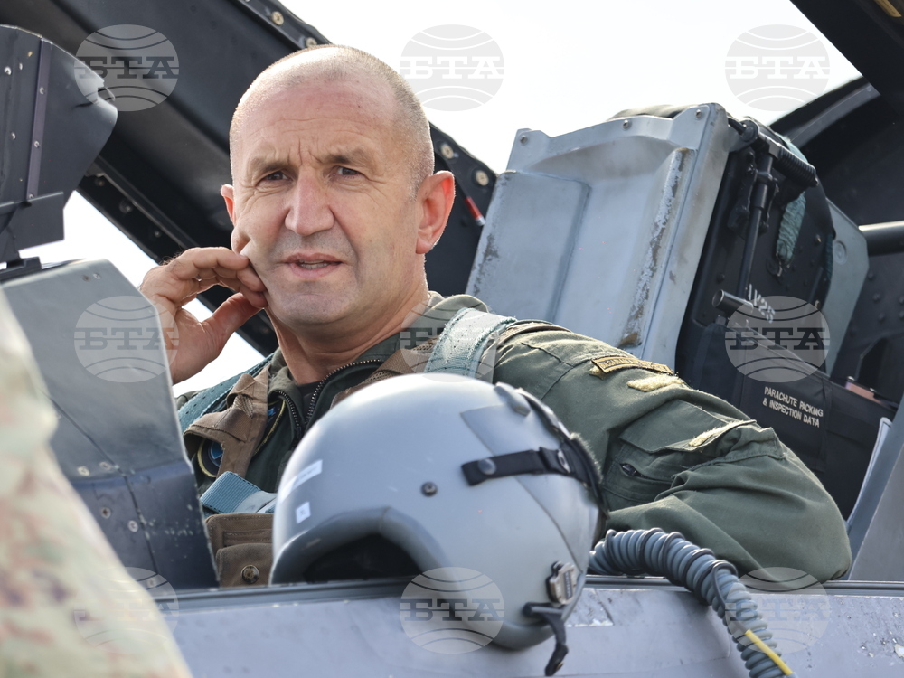 Авиобаза Граф Игнатиево - Румен Радев - демонстрационен полет