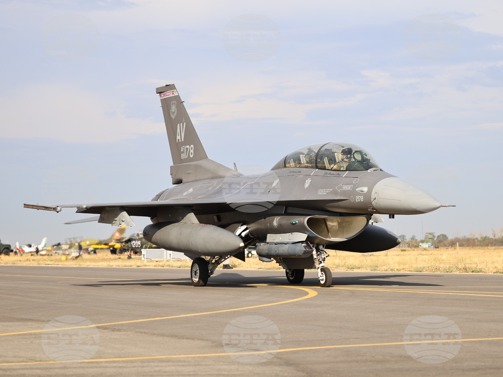 Авиобаза  „Граф Игнатиево“ - президент - демонстрационен полет