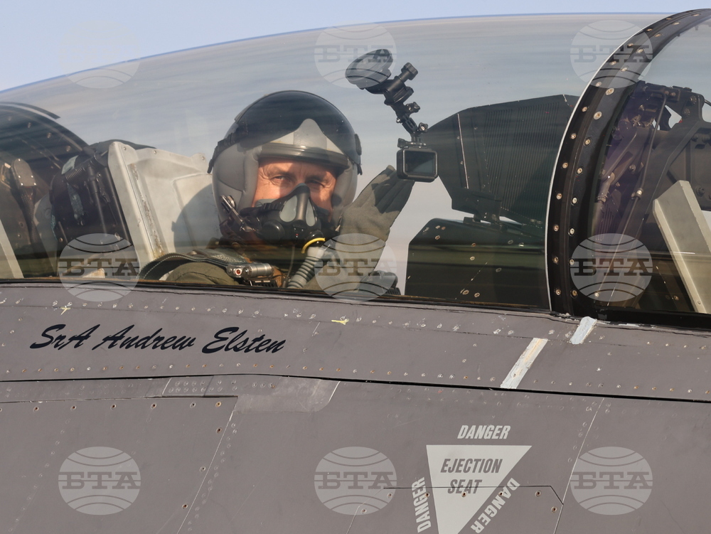 Авиобаза  „Граф Игнатиево“ - президент - демонстрационен полет