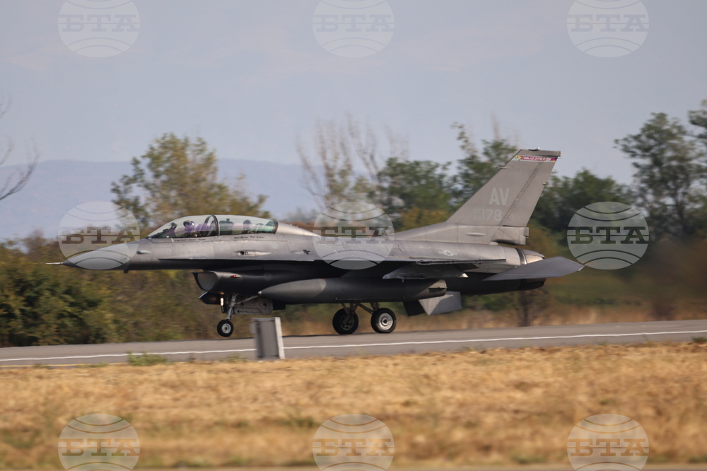 Авиобаза Граф Игнатиево - президент - демонстрационен полет