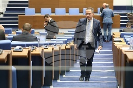 Парламент - парламентарен контрол