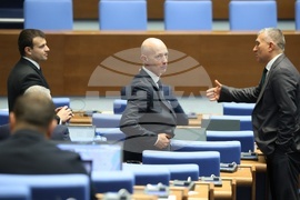 Парламент - парламентарен контрол