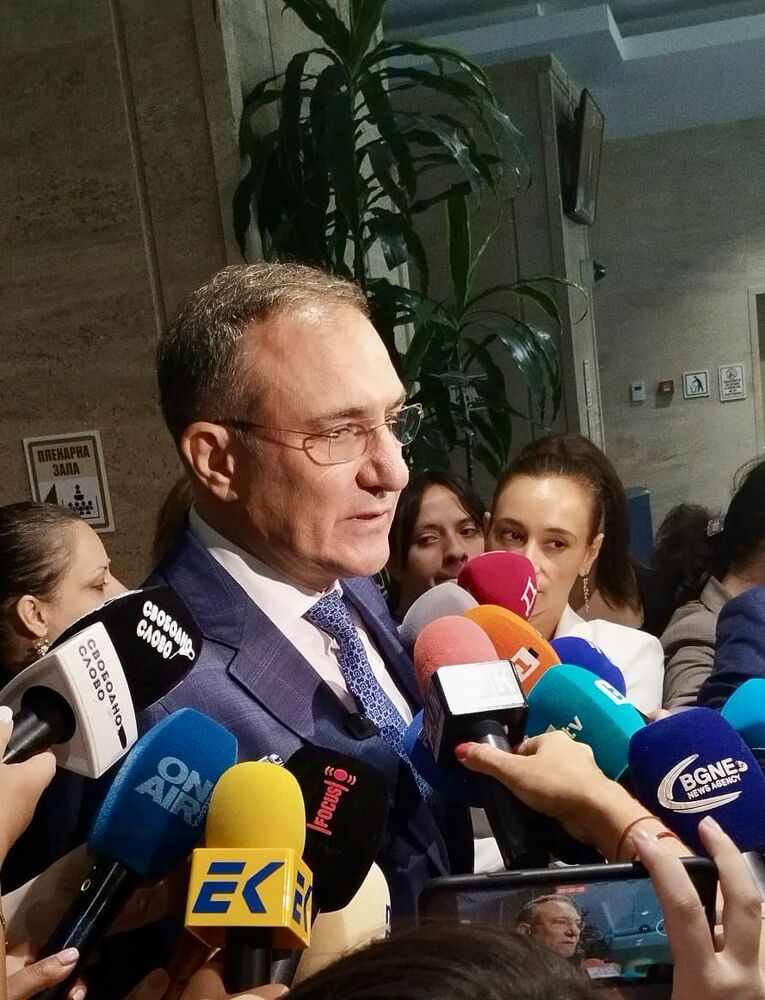 Борислав Гуцанов: ПП-ДБ не усвоиха нито едно евро по НПВУ, заради тях хората щяха да плащат в пъти по-висока цена на тока