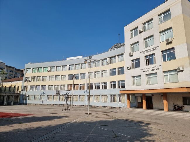 Близо пет процента от седмокласниците в Ямбол не са се явили на външното оценяване по математика, съобщиха от просветния инспекторат