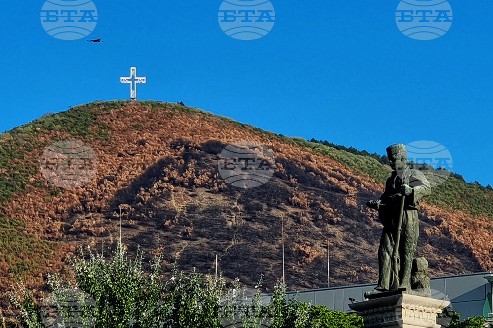 Сливен - 33-метров кръст