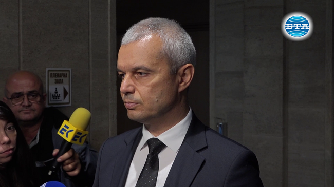 Трагедията е, че даваме загуби в мирно време, коментира Костадин Костадинов инцидента с екипаж на българските ВВС