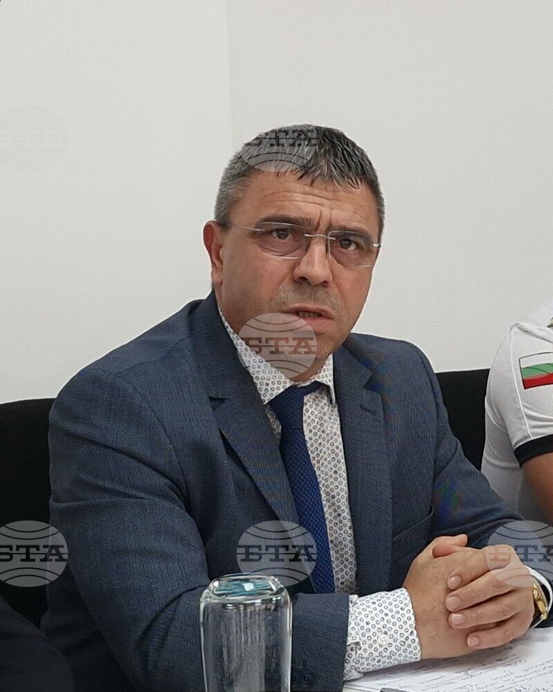 Проверка ще установи какви са били действията на полицаите по случая с пребитата жена в с. Челопеч, съобщи министър Атанас Илков