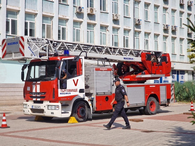 Търговище - Седмица на пожарната безопасност - парад на техника и демонстрация