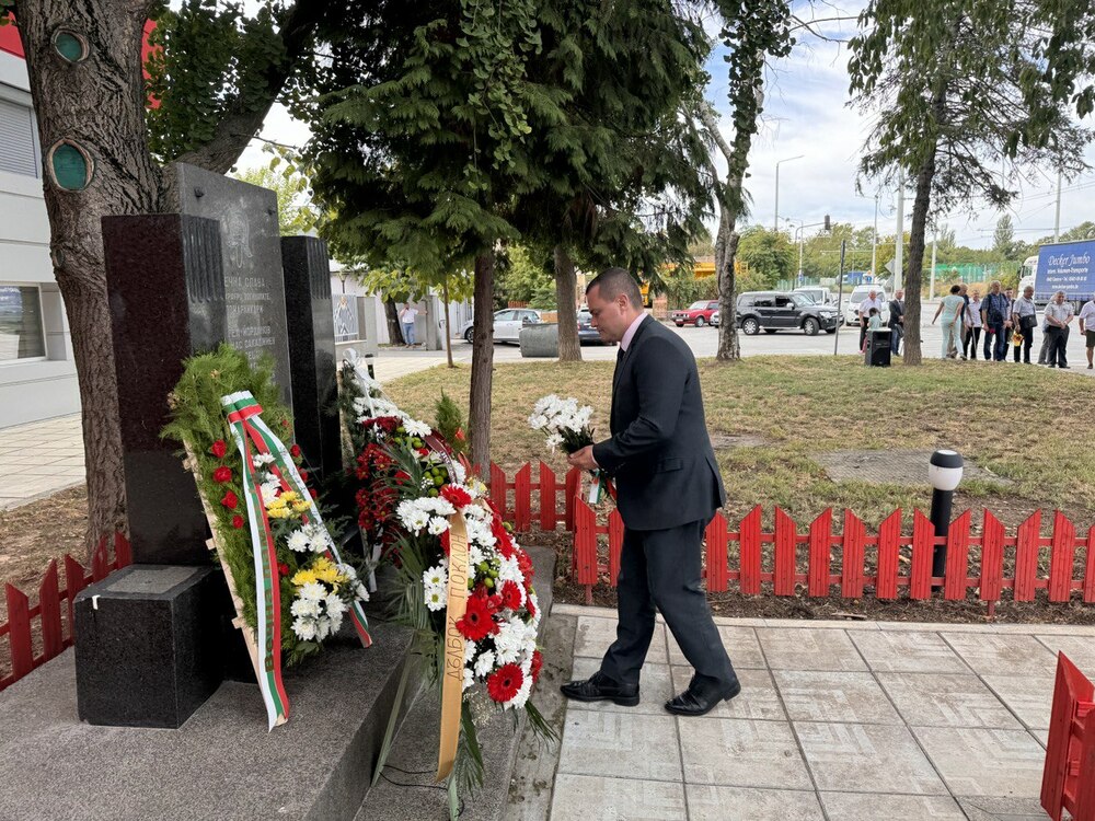Община Русе: Пенчо Милков почете професионалния празник на пожарникарите