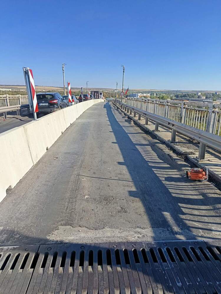 ОА Русе: 400 метра от едната лента в българския участък на Дунав мост са затворени заради ремонт 