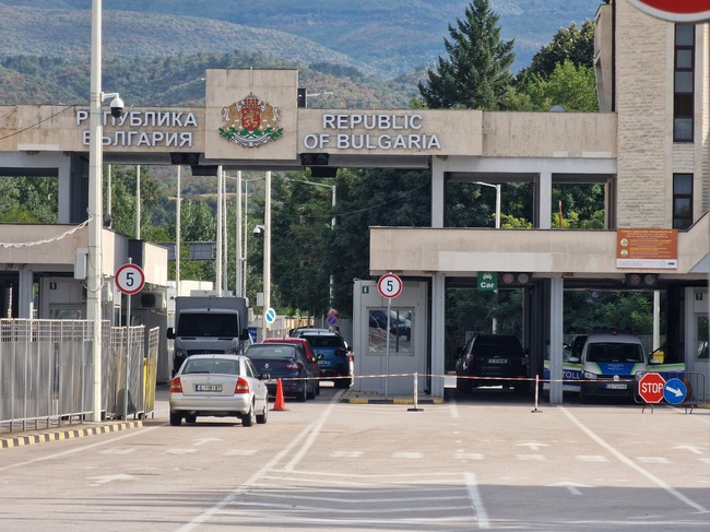 Няма колона от автомобили на граничен пункт "Кулата" към този час, превозните средства преминават без изчакване
