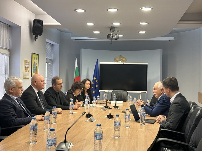 МОН: Обсъжда се партньорство на български научни организации с водещи германски изследователски центрове