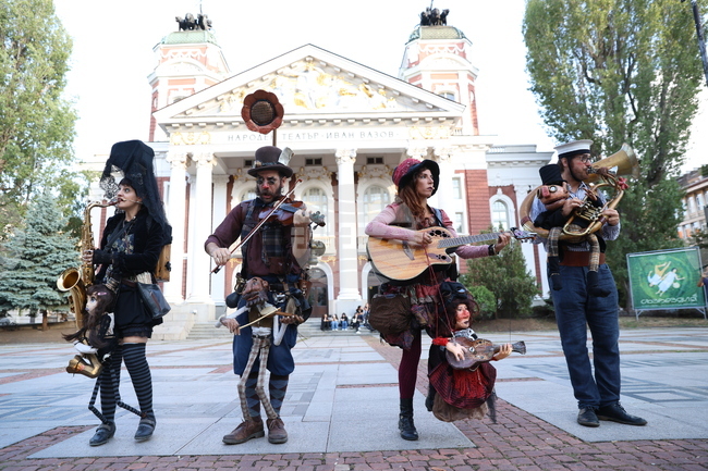 13-ти Международен фестивал за уличен и куклен театър „Панаир на куклите“ - откриване