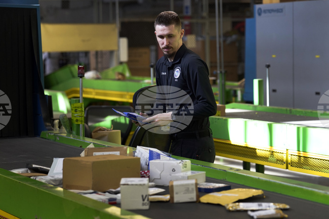 Редица пощенски компании в Европа спират пратките за САЩ, "Български пощи" предупредиха за значителни забавяния 