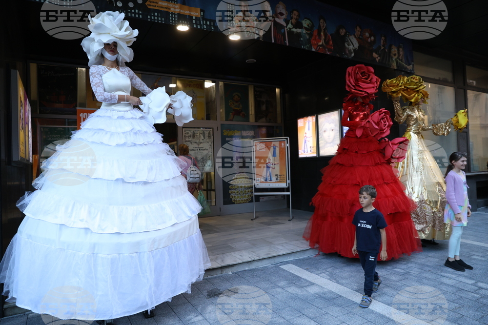 13-ти Международен фестивал за уличен и куклен театър „Панаир на куклите“ - откриване