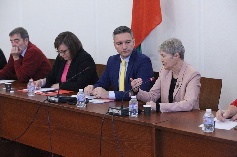 Проф. Искра Баева: Пропагандните средства се опитват да представят социализма като възможно най-лошото нещо