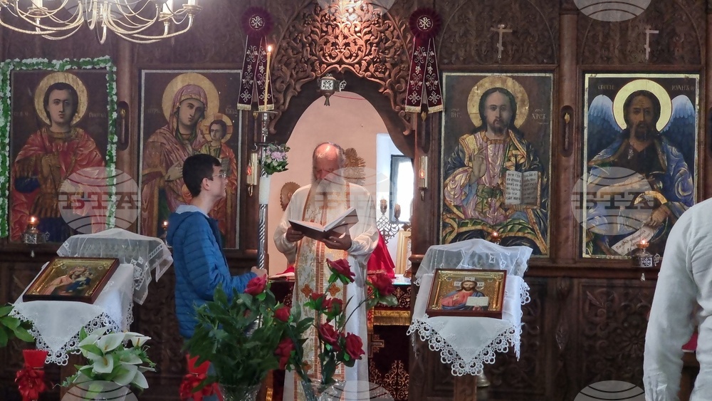 Каварна - литургия - Кръстовден