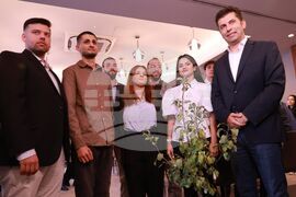 "Продължаваме промяната" учредява "Младежи за Промяната"