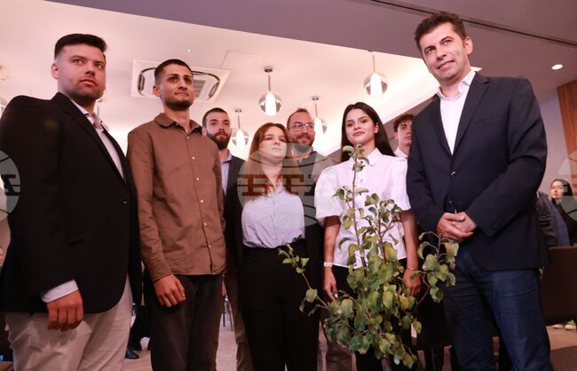 "Продължаваме промяната" учредява "Младежи за Промяната"