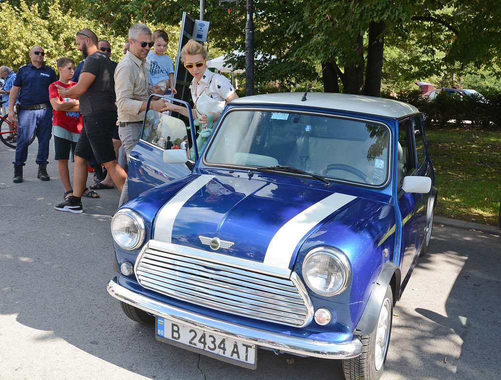 Благомир Коцев се включи в конкурса „Николай Колев-Бижуто“ с току-що реставриран автомобил от 1998 г.