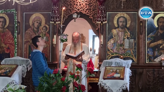 Всеки си има кръст, който трябва да понесе, каза архимандрит Методий в храм "Св. Георги" в Каварна