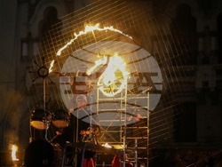 Музика на живо и „огнени“ барабани има в новия спектакъл на „Жар театър“, снимка – „Жар театър“