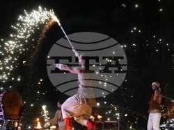 Музика на живо и „огнени“ барабани има в новия спектакъл на „Жар театър“, снимка – „Жар театър“