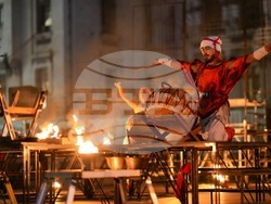 Музика на живо и „огнени“ барабани има в новия спектакъл на „Жар театър“, снимка – „Жар театър“