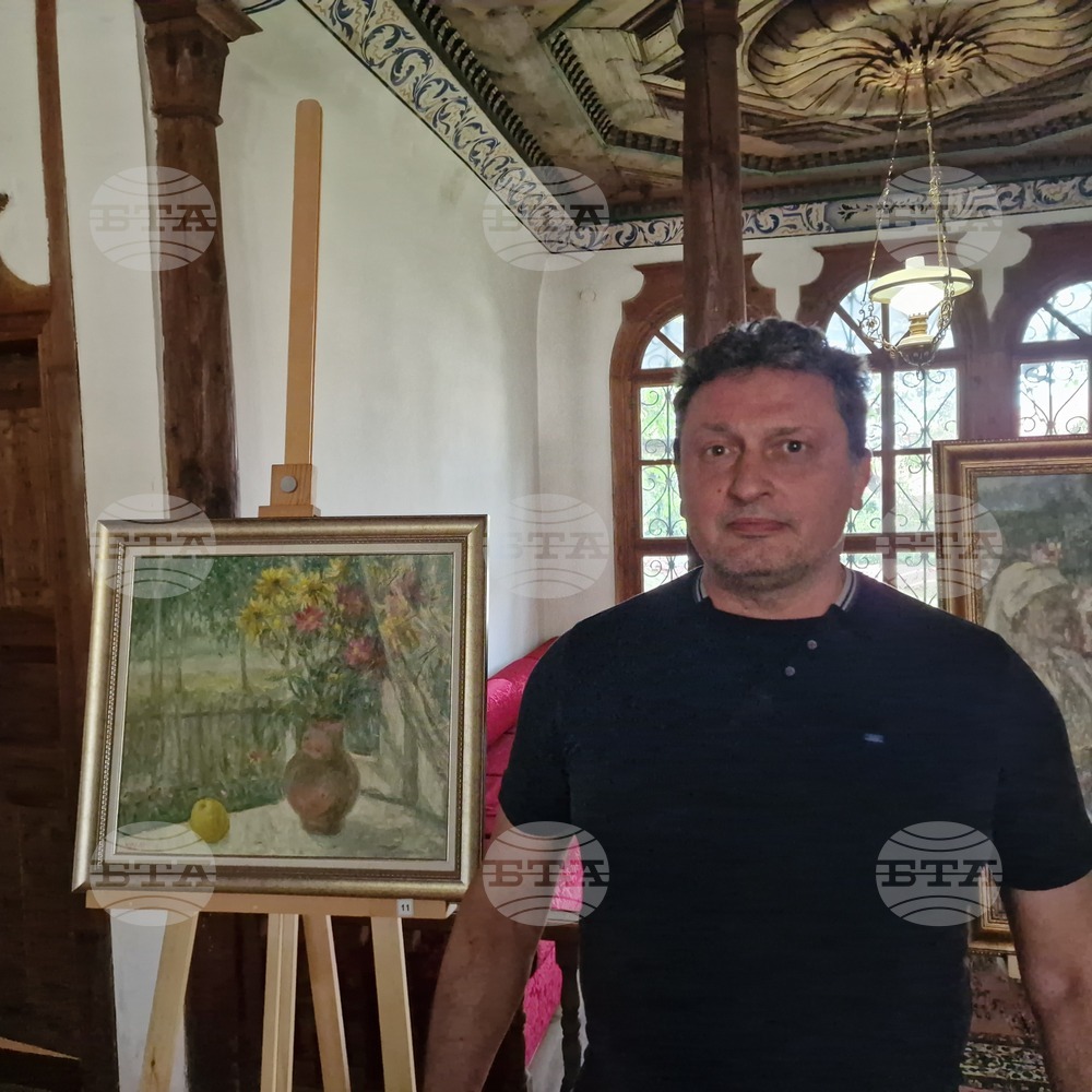 Моята идея е да направя максимално истински нещата, каза пред БТА художникът Красимир Желев, който показва своя изложба в Сарафската къща в Самоков
